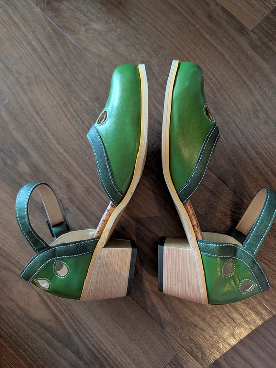 Shoes - Mary Jane Cutout Ankle Buckle Strap Block Heel Sandals | Size 38 (7) | Green